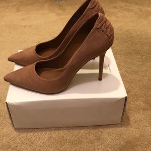Nude Steve Madden Pumps